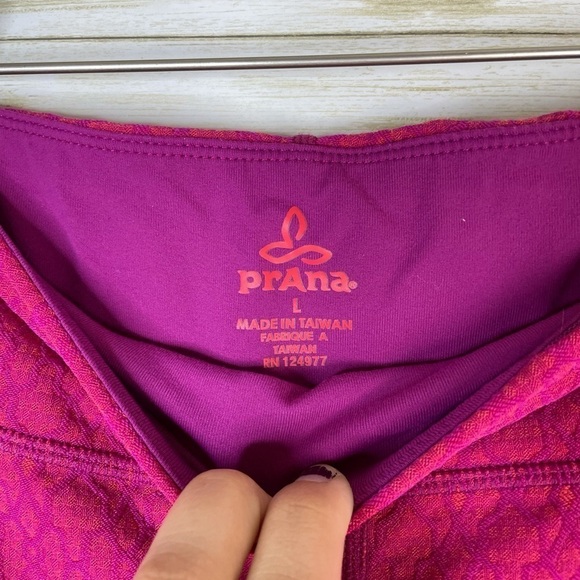 Prana Hot Pink Magenta Purple Patterned Cropped Bermuda Knee Length Yoga Pants - Picture 3 of 4